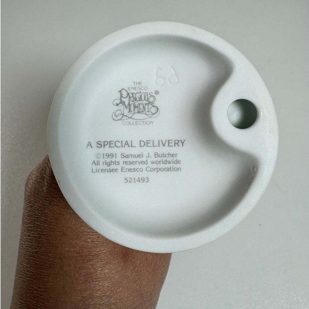 Precious Moments A Special Delivery Figurine - Picture 3 of 4